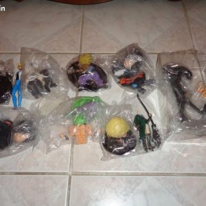 4275 –  lot de figurines neuves