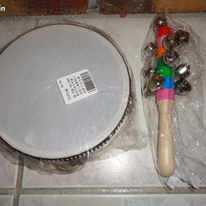 4638 –  un tambourin et un bâton à grelots neufs