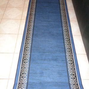 4044 – tapis bleu 220 x 80 cm neuf