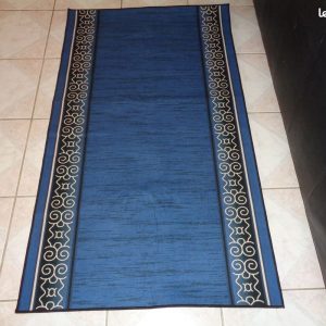 4045 –  tapis bleu 140×80 cm neuf