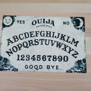 9088 Plaque Ouija