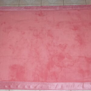 6582 – tapis rose 195 x 120 cm neuf