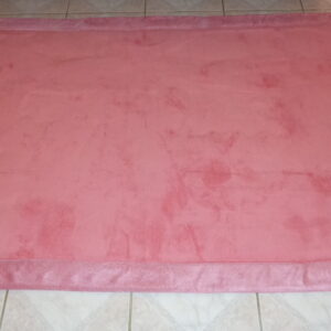 6582 – tapis rose 195 x 120 cm neuf