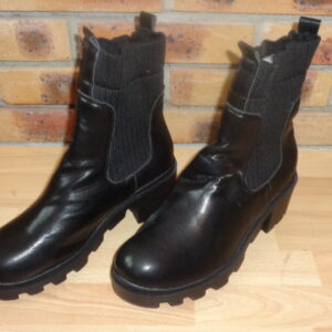 8260 – bottines noir T : 38 neuves