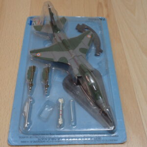 0152  Avion Militaire Italeri Fabbri  Jaguar A , 1/100  neuf