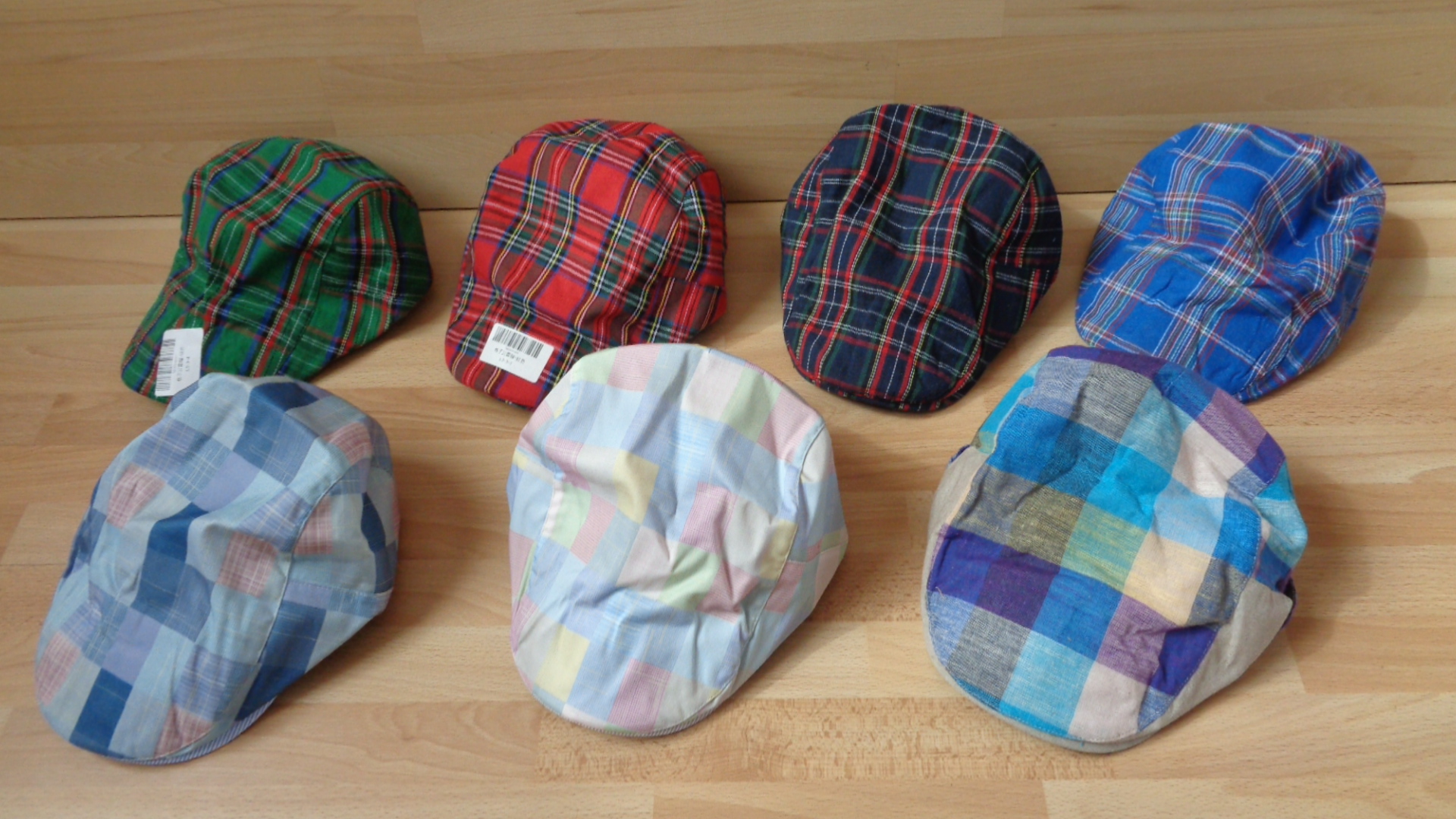 0246 – Casquette Plate à carreaux neuve – Image 9