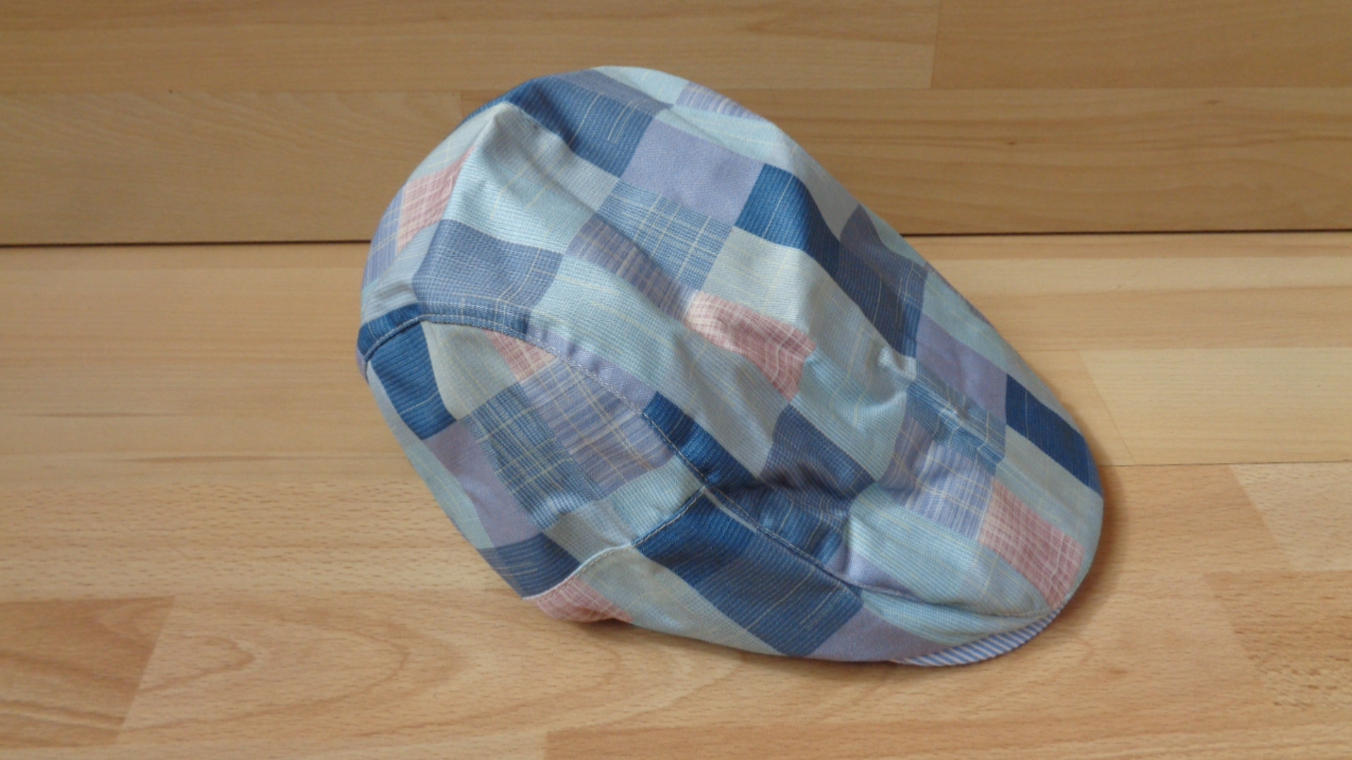 0246 – Casquette Plate à carreaux neuve – Image 5