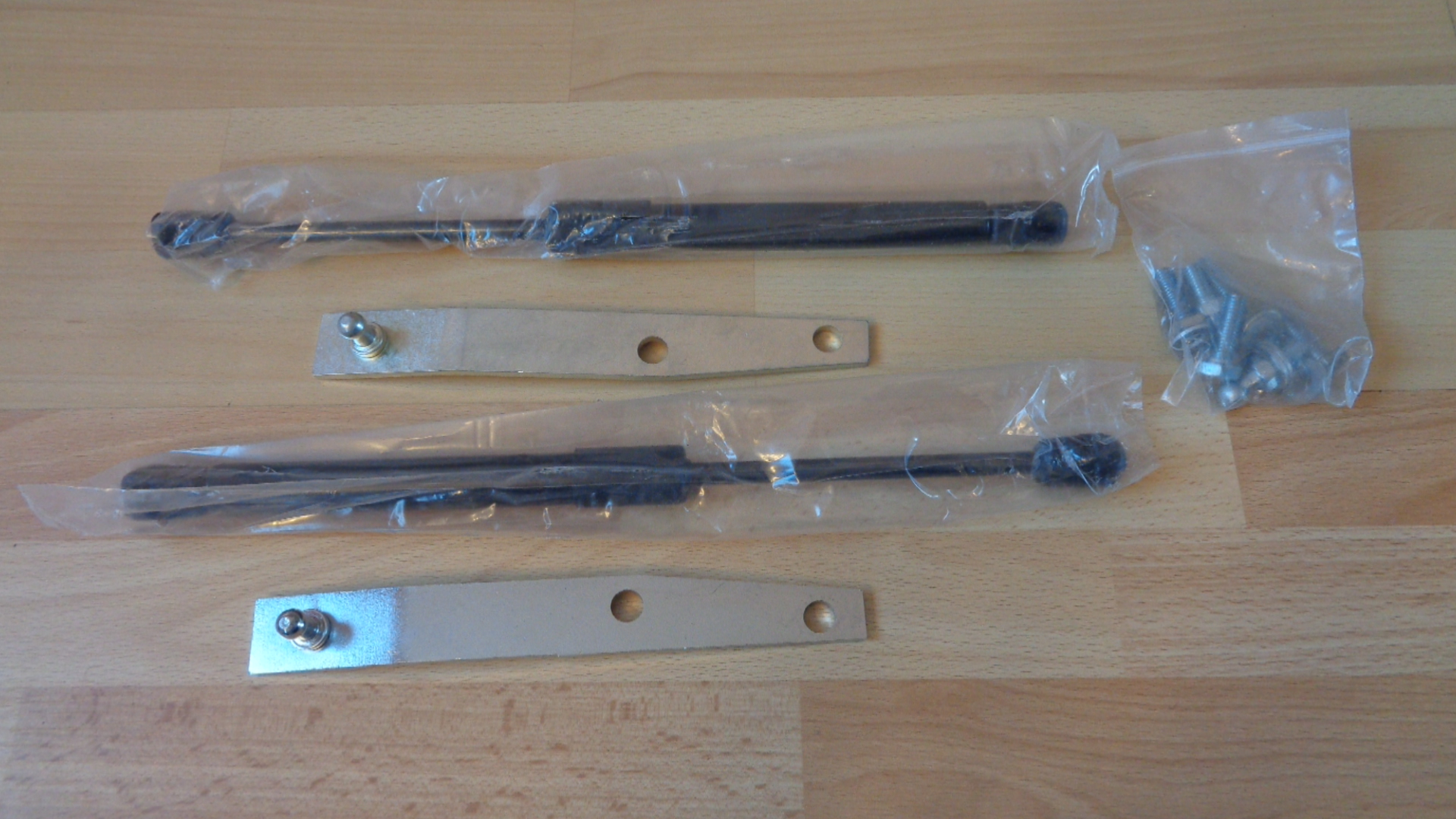 0335 – Vérins De Capot pour Toyota Land Cruiser neufs – Image 6
