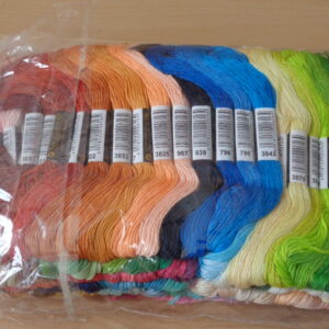 0360 –150 échevettes de fil pour broderie neufs
