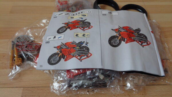 0558 – Blocs de construction Briques Moto padiga v4r 10272 neuf – Image 4