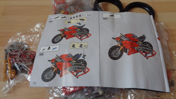 0558 – Blocs de construction Briques Moto padiga v4r 10272 neuf – Image 2