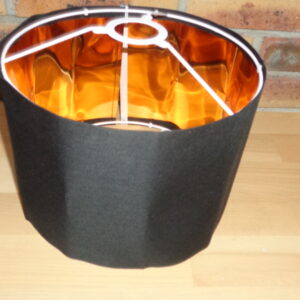 0850– Abat-jour ,  Noir Doublure dorée 25 x 18 cm neuf