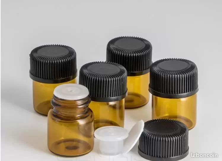 1071 – 10 Mini bouteilles en verres ambre de 1ml neuf – Image 2