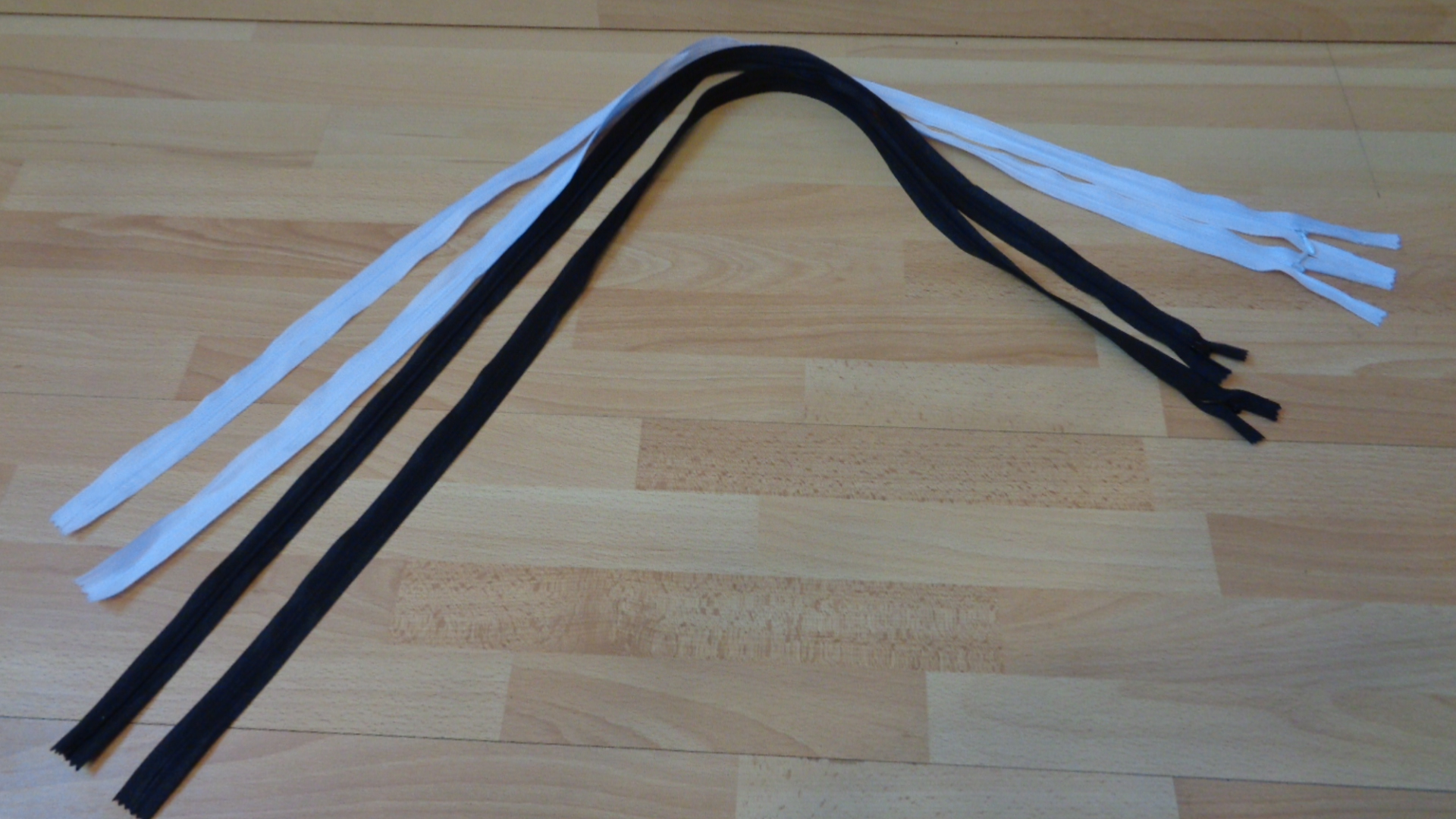 1029 – Lot de fermetures-éclair blanche et noir 95 cm neuves . – Image 6