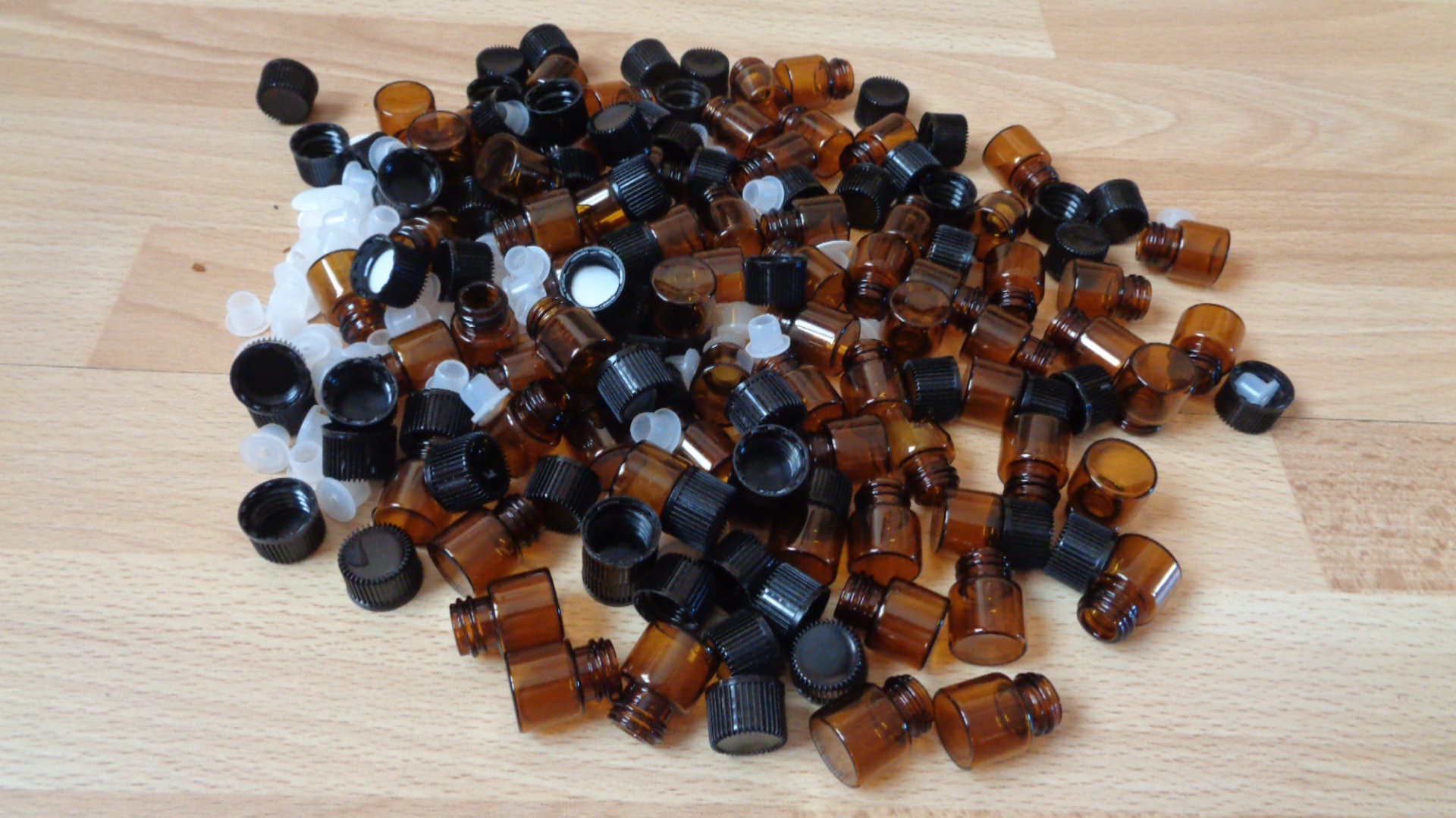 1071 – 10 Mini bouteilles en verres ambre de 1ml neuf – Image 6