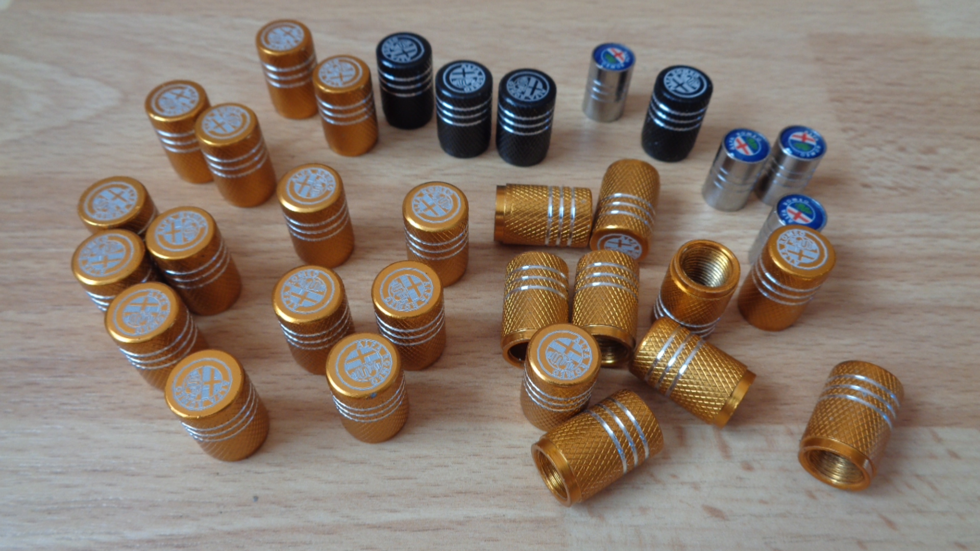 1108 – Bouchon de Valve avec Logo ALFA ROMEO neufs – Image 3