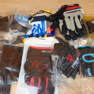 1128 – gants pour sport ,velo, musculation, gym, fitness, divers neufs