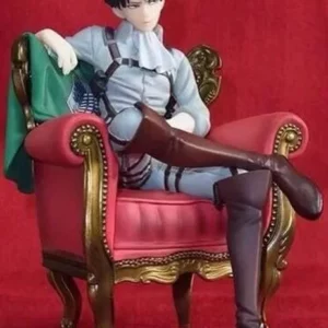 0990 – figurine Levi Ackerman Heichov avec canapé neuve