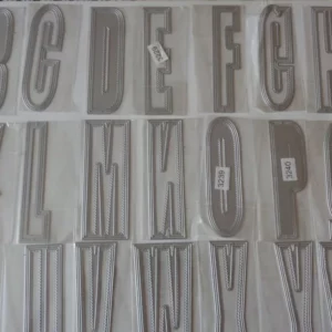 1212 – Matrices de découpe en métal Alphabet neuves