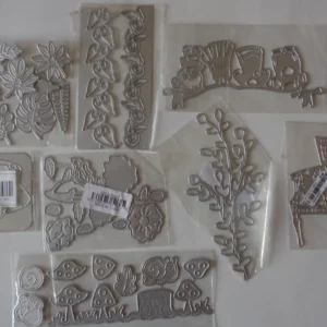 1213 – Matrices de découpe en métal 8 pièces neuves