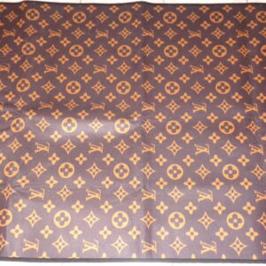 1334 – Tapis noir LV neuf