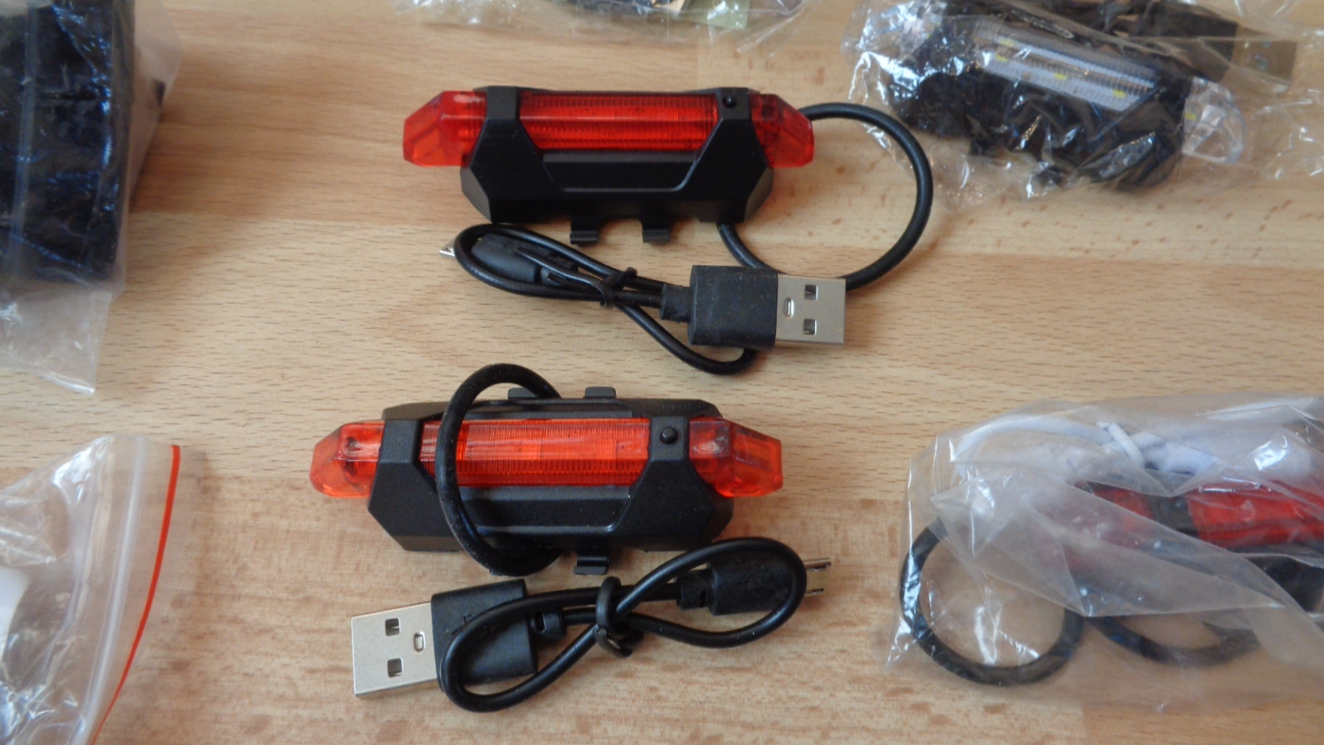 1495 – Feu arrière de vélo LED rechargeable par USB neuf – Image 10