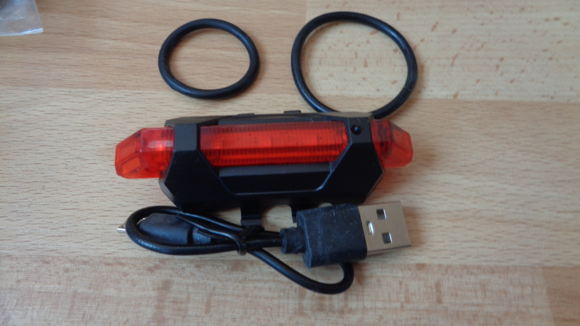 1495 – Feu arrière de vélo LED rechargeable par USB neuf – Image 5