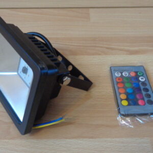 1547 – Projecteur LED RGB avec télécommande neuf