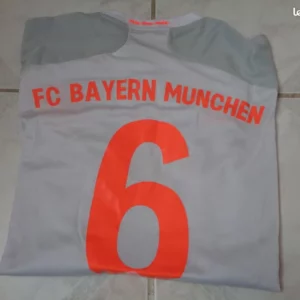 1429 – Tee shirt FC bayern neuf