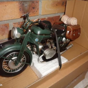 1491 – Réplique Miniature de moto militaire neuve