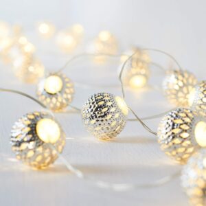 1601 – Guirlande Lumineuse de 300 cm  de 20 Boules neuve