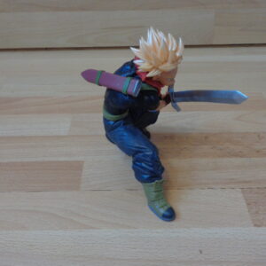 1699 – Figurine Dragon ball z Trunks 16 cm neuve