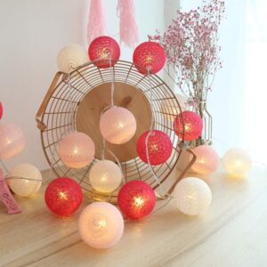 1603 – Guirlande lumineuse à piles , 20 Boules neuve