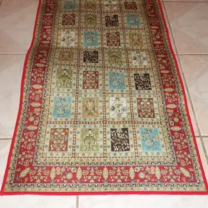 1911 – Tapis rouge 160 x 50 cm neuf