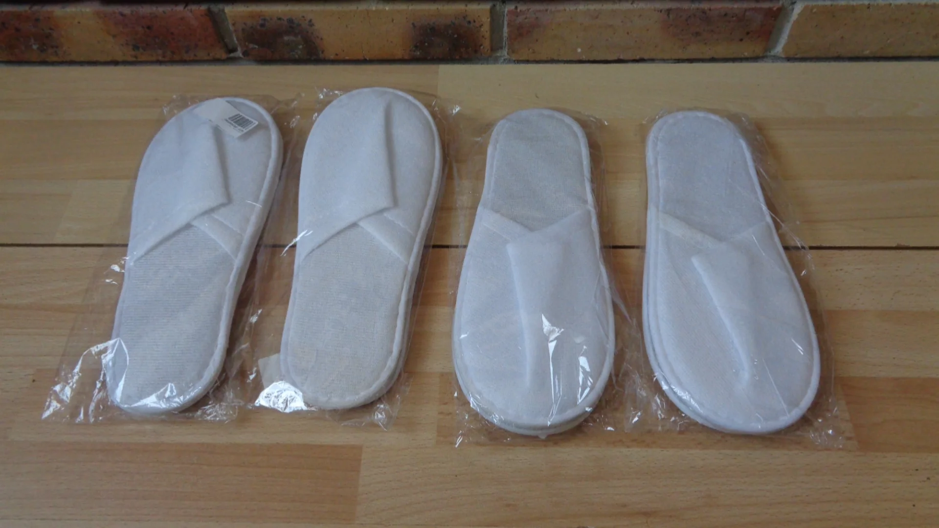 1989 – 4 Paires de Chaussons Unisexe neufs – Image 8