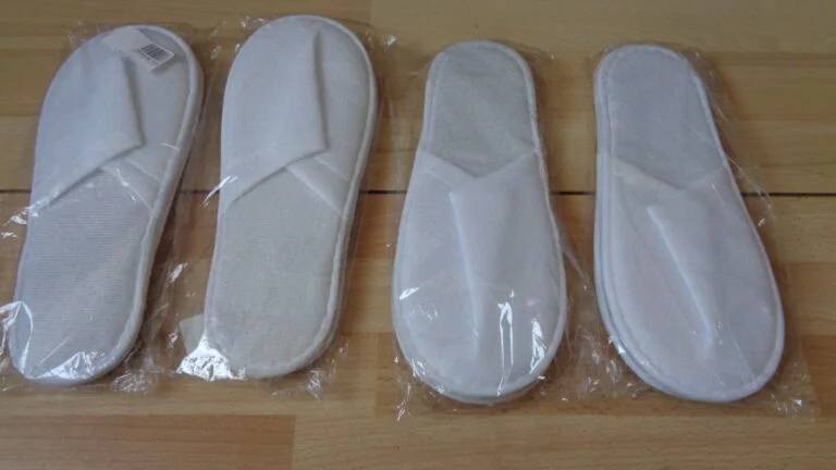 1989 – 4 Paires de Chaussons Unisexe neufs – Image 7