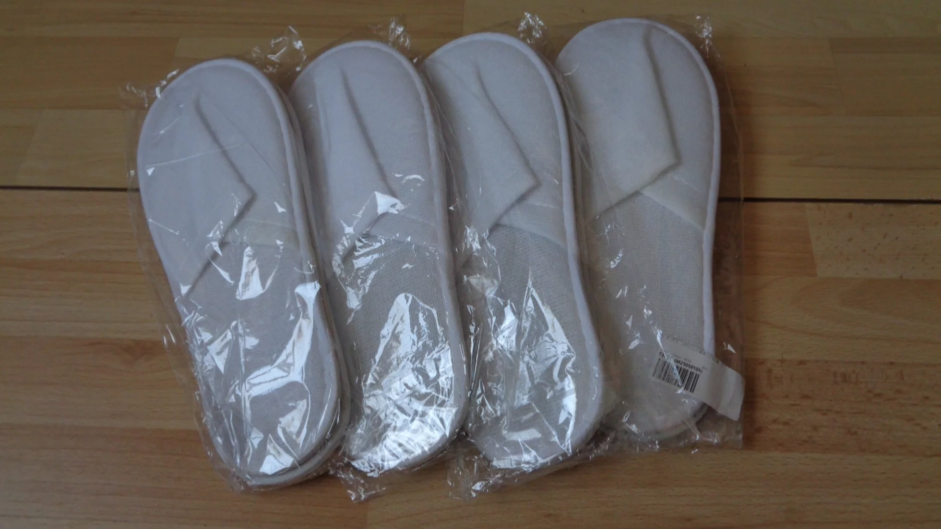 1989 – 4 Paires de Chaussons Unisexe neufs – Image 6