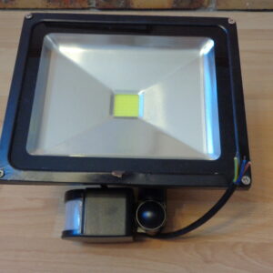 2296 – projecteur extérieur LED 30W neuf en l&rsquo;état