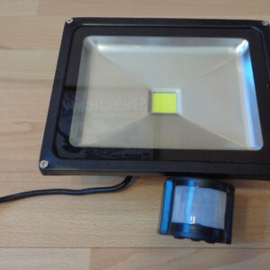 2297 – projecteur extérieur LED 22 x 18 cm neuf en l&rsquo;état