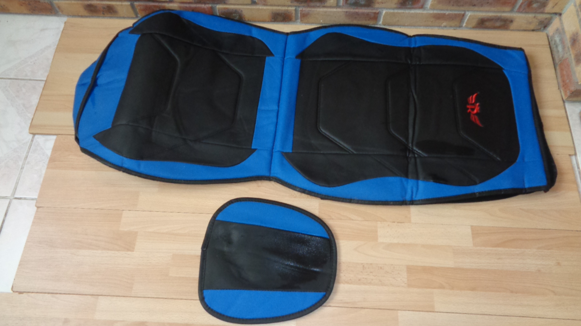 2304 – Une Housse de siège avant universelle noir et bleue en cuir PU pour voiture neuve – Image 10