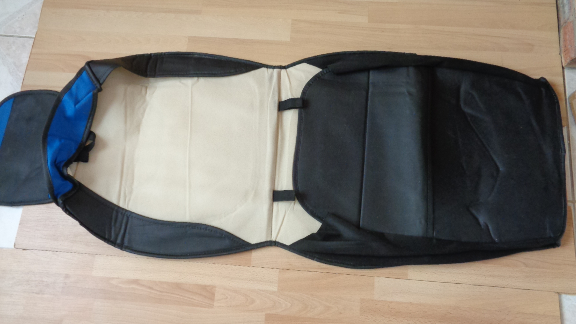 2304 – Une Housse de siège avant universelle noir et bleue en cuir PU pour voiture neuve – Image 11
