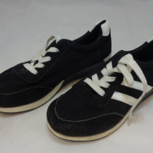 2416 – baskets noires T:36 neuve