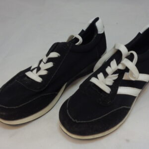 2416 – baskets noires T:36 neuve