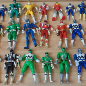 2443 – Figurines power rangers divers