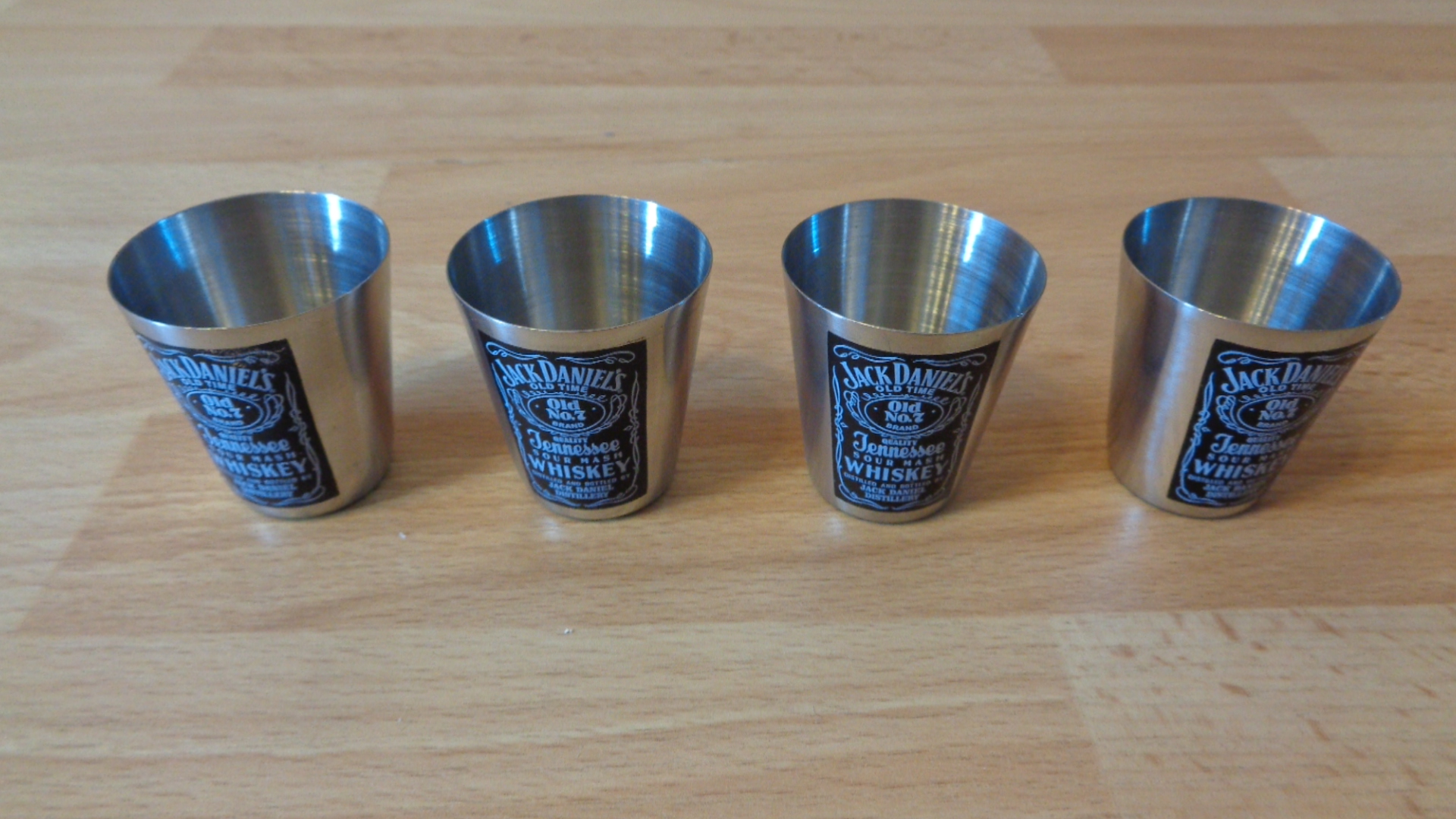 2469 – Coffret de voyage avec 4 verres à shot Jack Daniel's neufs – Image 4