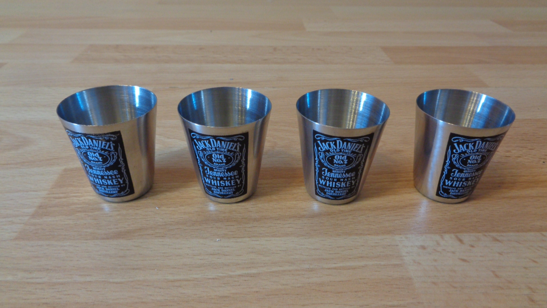 2469 – Coffret de voyage avec 4 verres à shot Jack Daniel's neufs – Image 2
