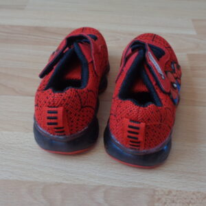 2612 – Basket Spiderman Taille 24 neuve