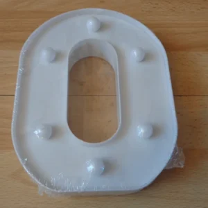 2728 – Lettre O lumineux 16 cm neuve