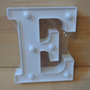 2730 – Lettre E lumineux 16 cm neuve
