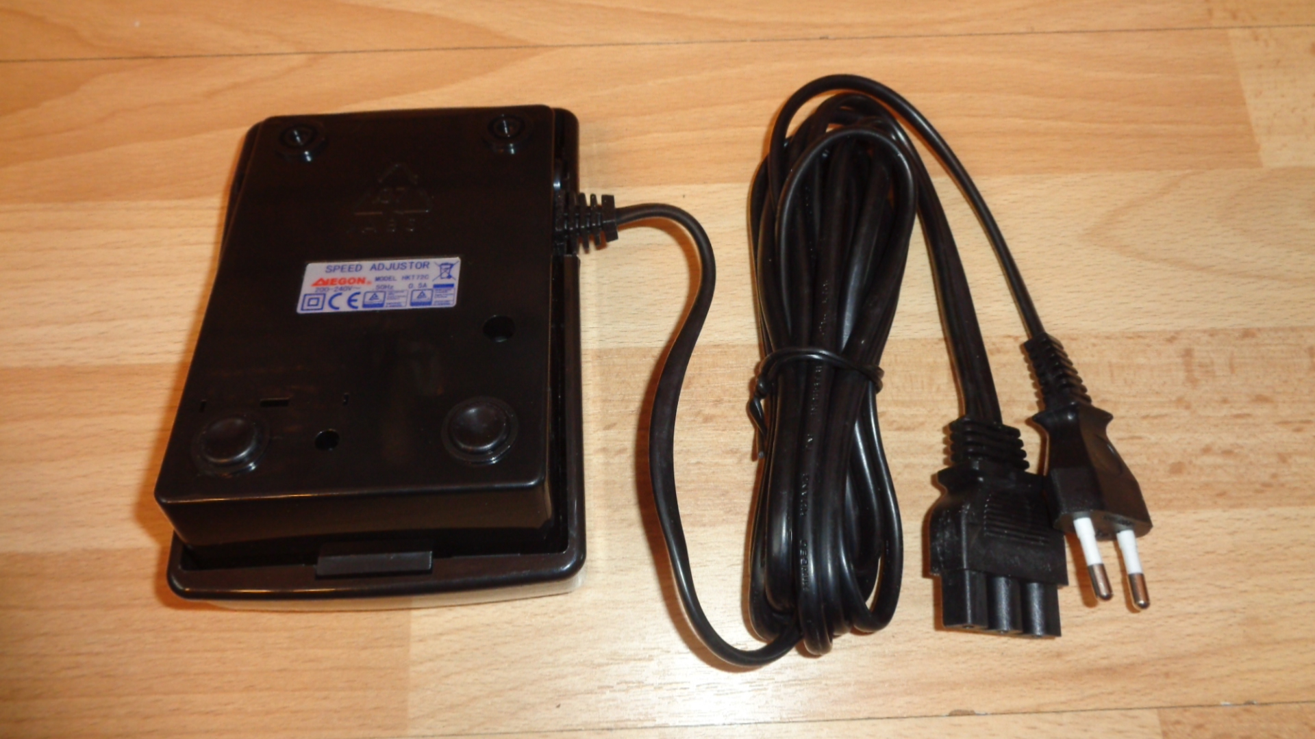 2757 – Pédale de commande au pied pour machine à coudre neuve – Image 9